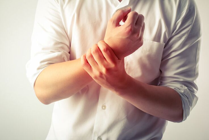 Adormecemento das mans debido á osteocondrose da columna cervical