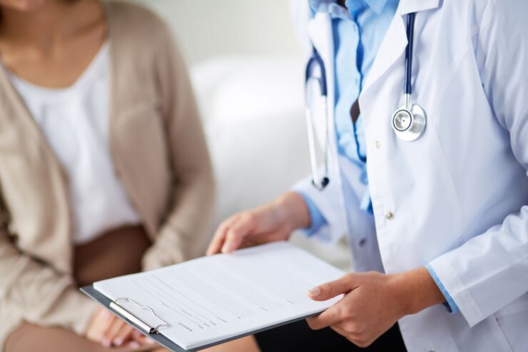 Un paciente con síntomas de osteocondrose cervical consultou a un médico